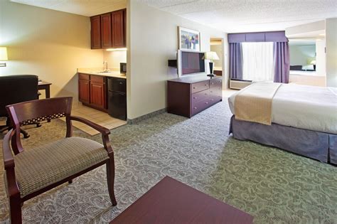 cheap hotels in wheaton il.